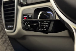 Harmaa Porsche Cayenne 2020 kuva 17.