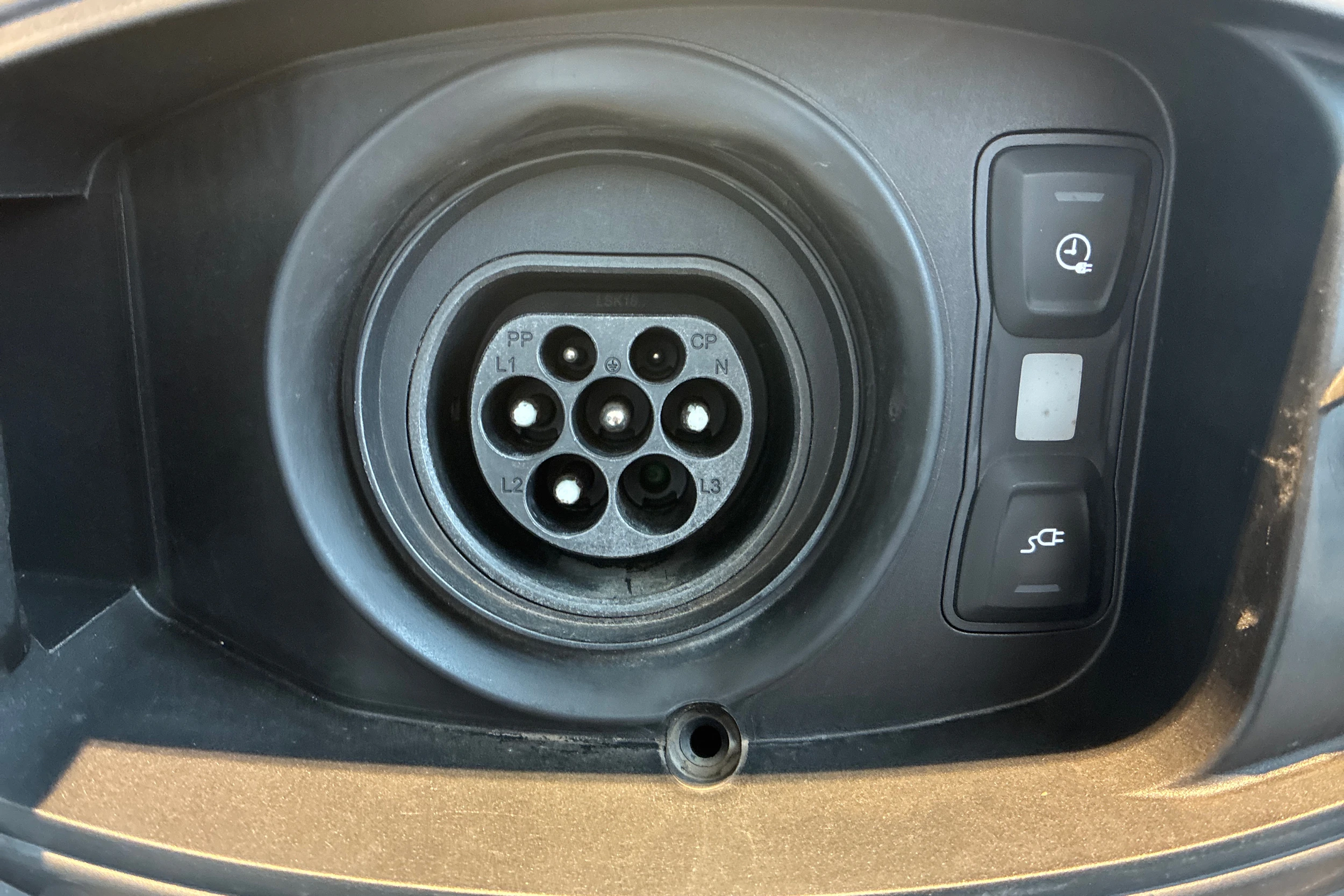 Harmaa Porsche Cayenne 2020 kuva 22.
