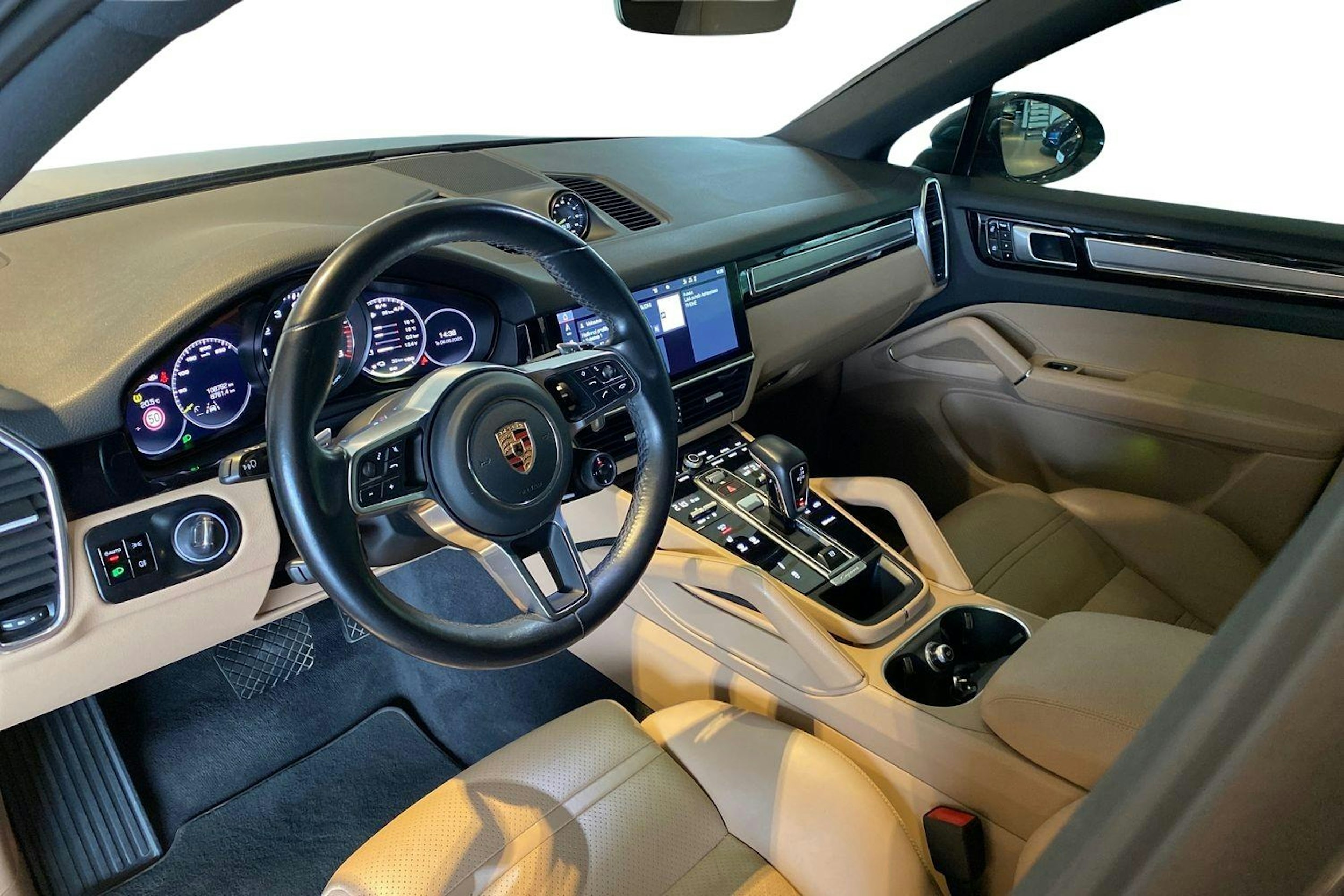 harmaa Porsche Cayenne 2020 kuva 6.