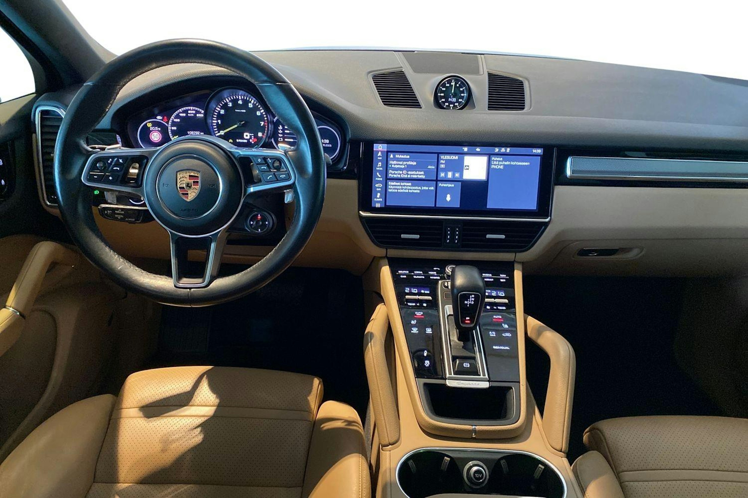 harmaa Porsche Cayenne 2020 kuva 7.