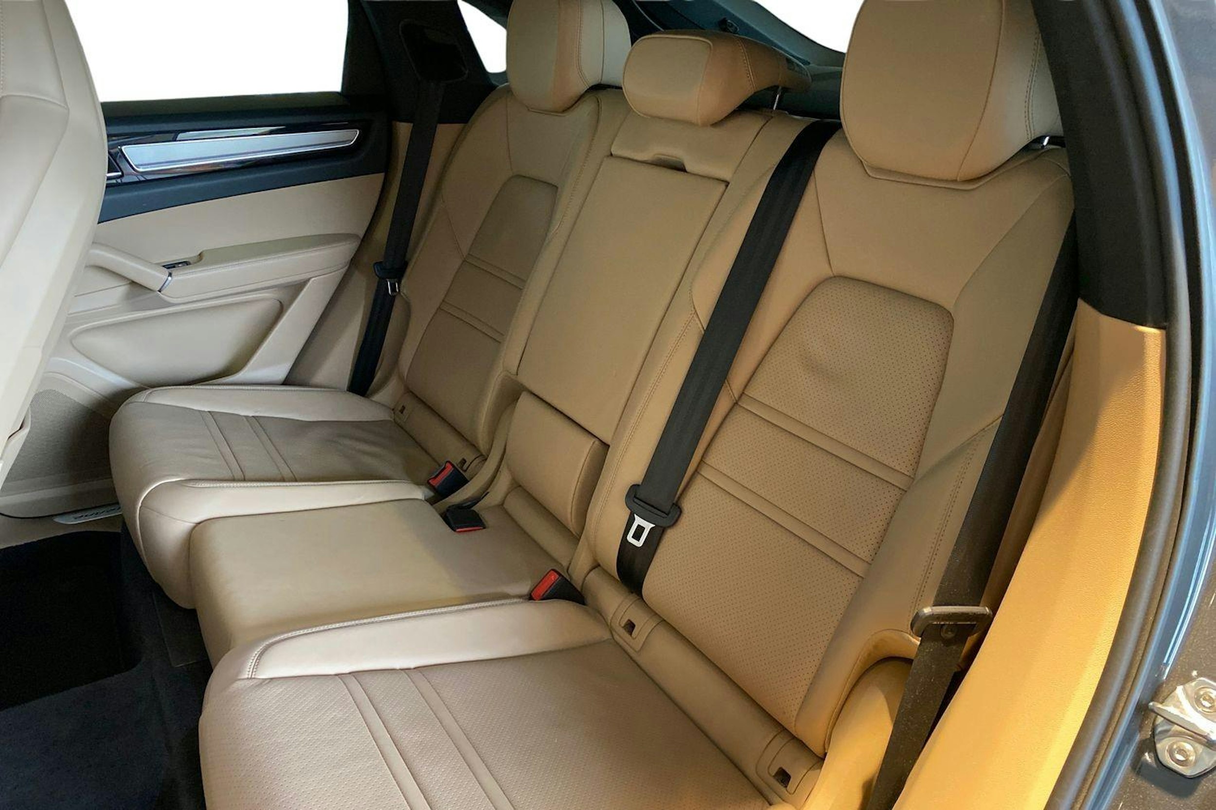 harmaa Porsche Cayenne 2020 kuva 8.