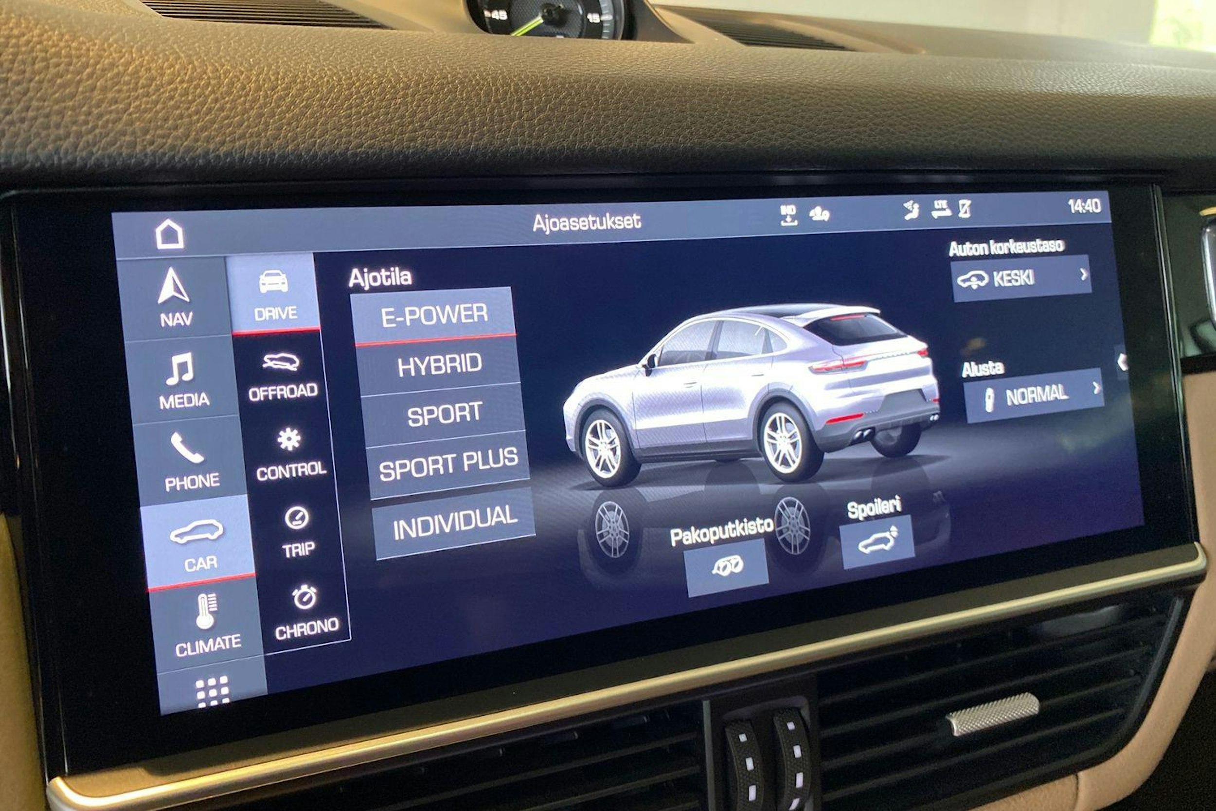 harmaa Porsche Cayenne 2020 kuva 13.