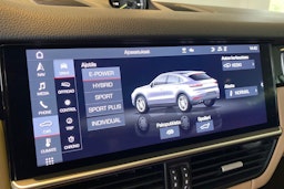 harmaa Porsche Cayenne 2020 kuva 13.