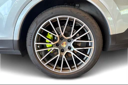 Hopea Porsche Cayenne 2020 kuva 9.