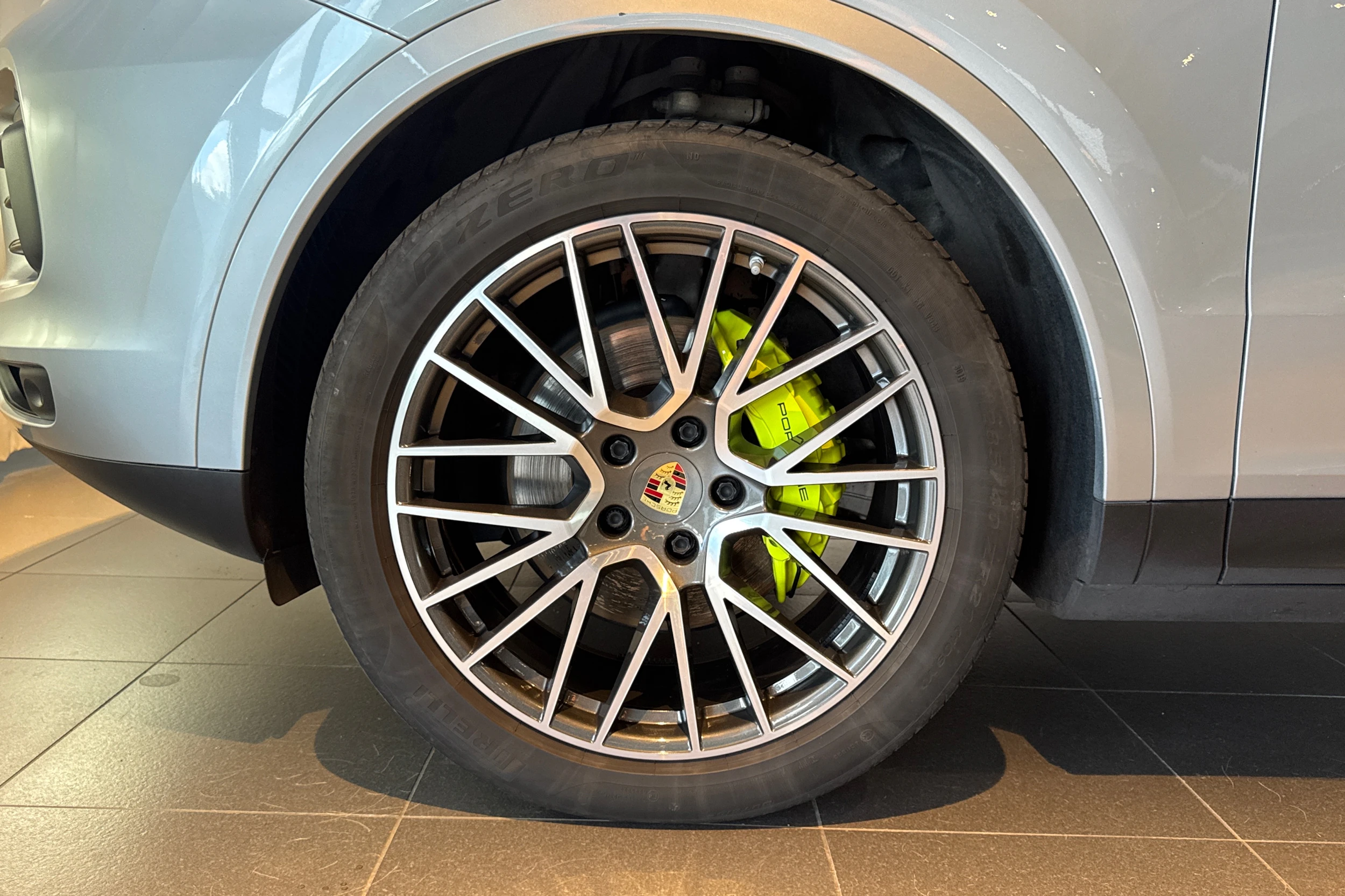 Hopea Porsche Cayenne 2020 kuva 10.