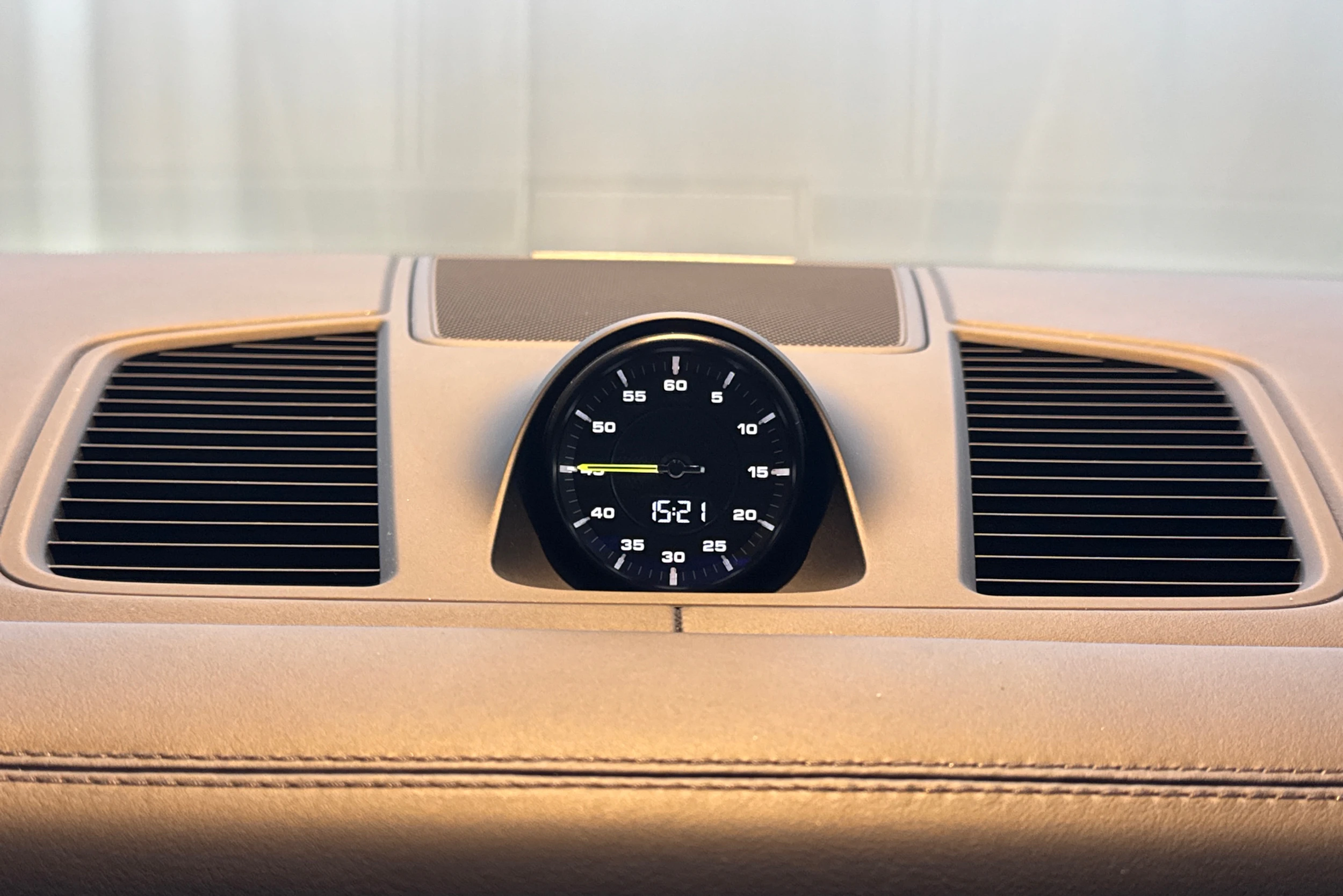 Hopea Porsche Cayenne 2020 kuva 16.