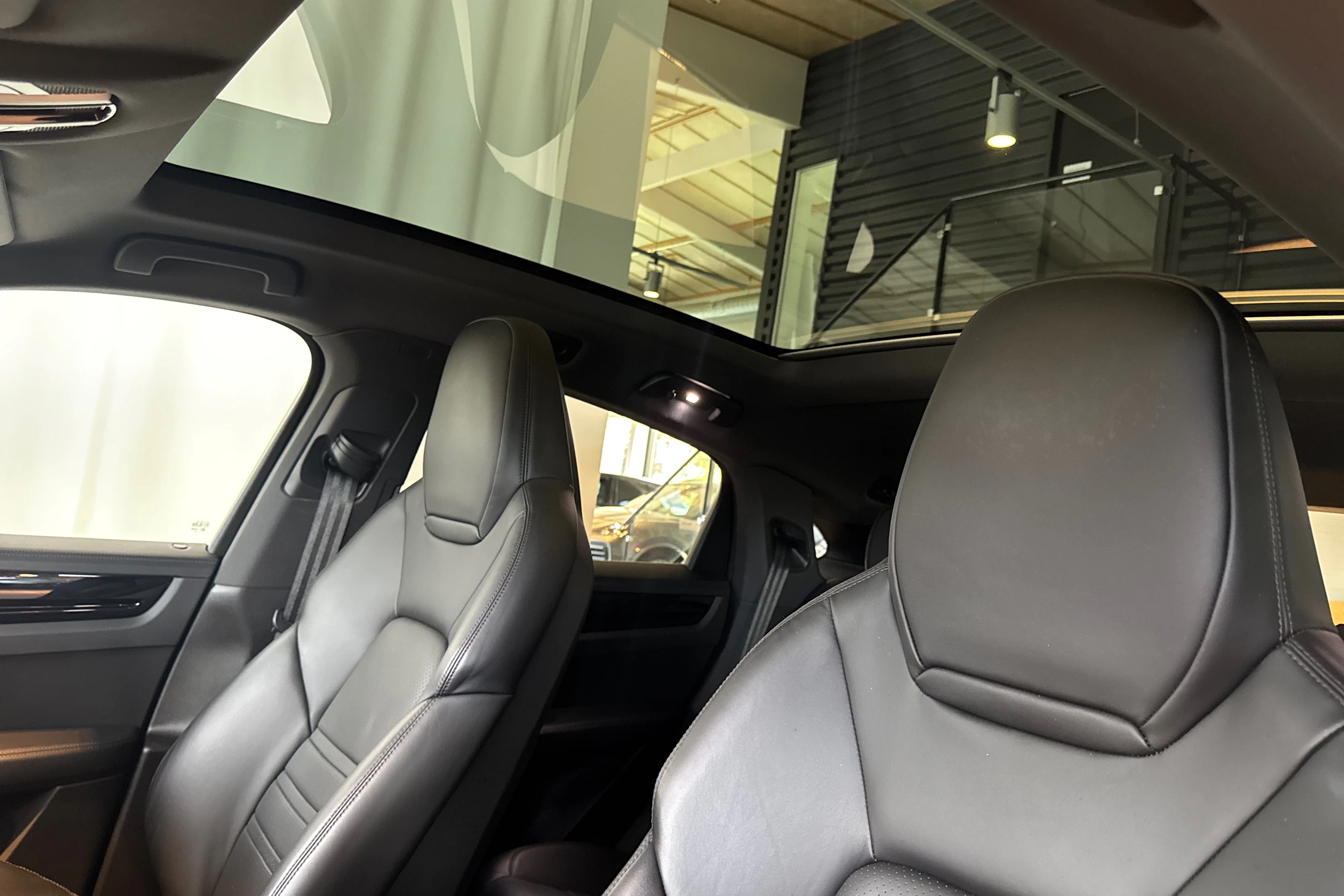 Hopea Porsche Cayenne 2020 kuva 19.