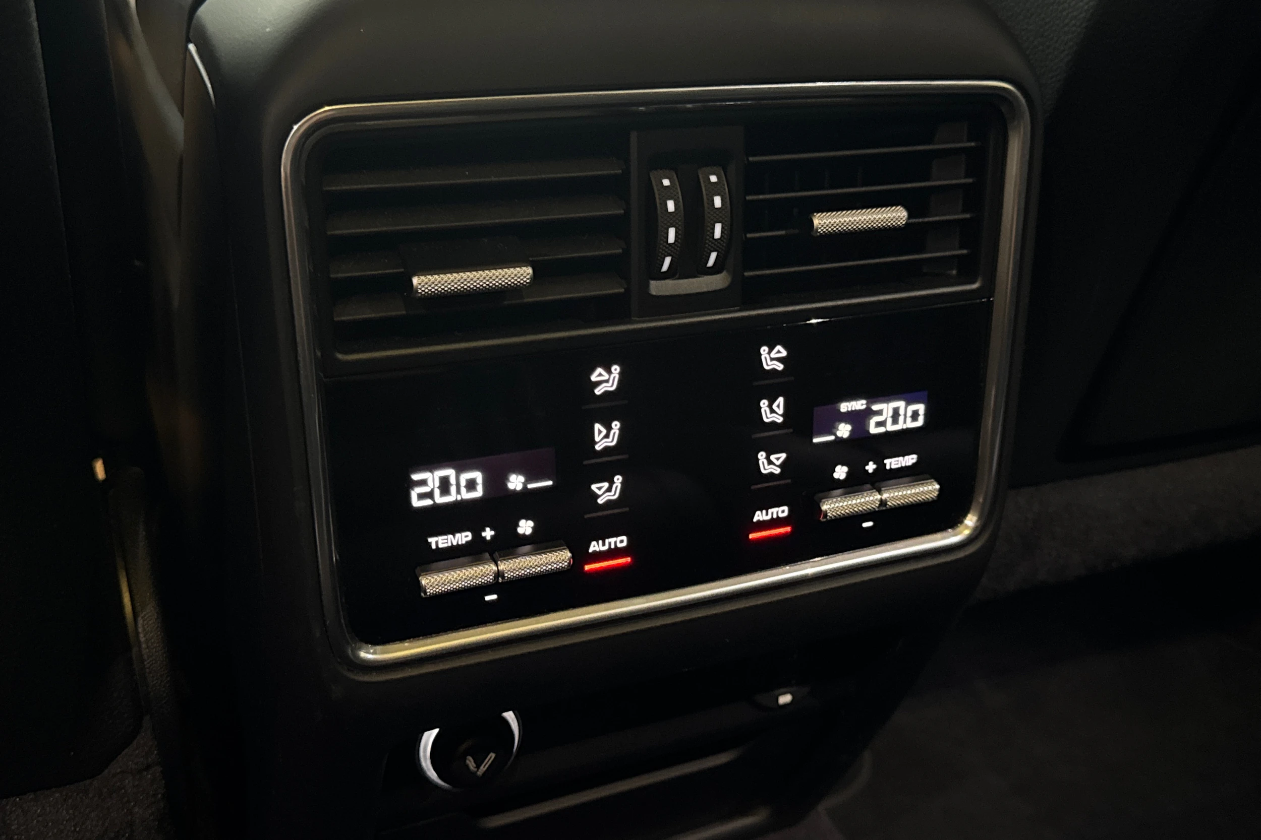 Hopea Porsche Cayenne 2020 kuva 20.