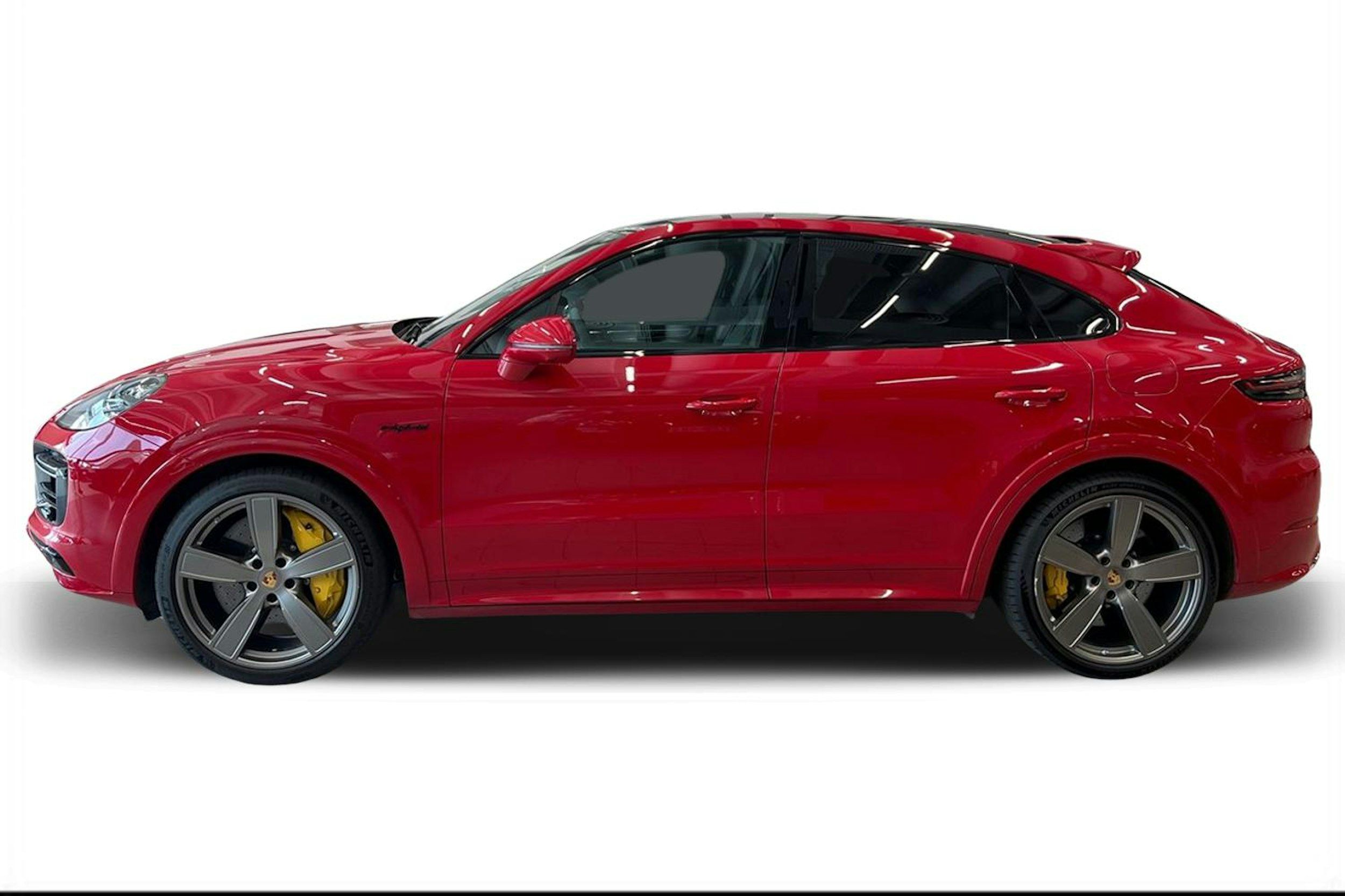 punainen Porsche Cayenne 2021 kuva 5.