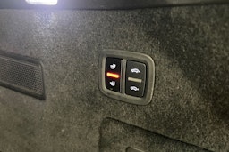 punainen Porsche Cayenne 2021 kuva 10.
