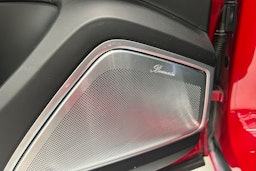 punainen Porsche Cayenne 2021 kuva 13.