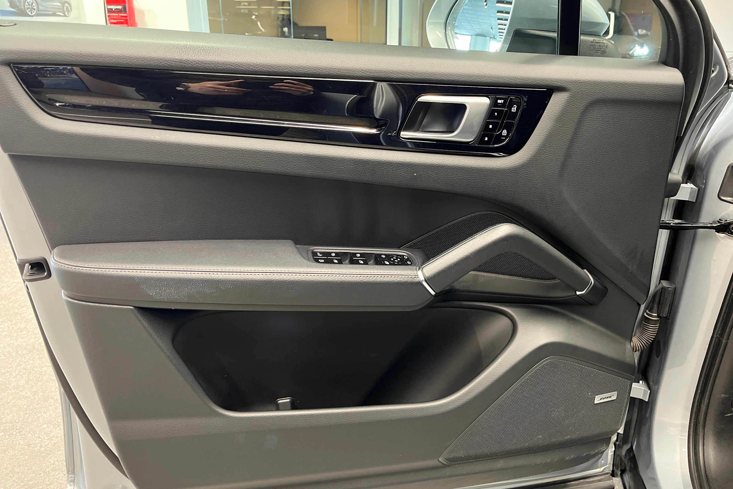 hopea Porsche Cayenne 2021 kuva 15.