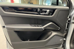 hopea Porsche Cayenne 2021 kuva 15.