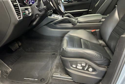 hopea Porsche Cayenne 2021 kuva 17.