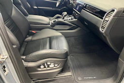 hopea Porsche Cayenne 2021 kuva 25.