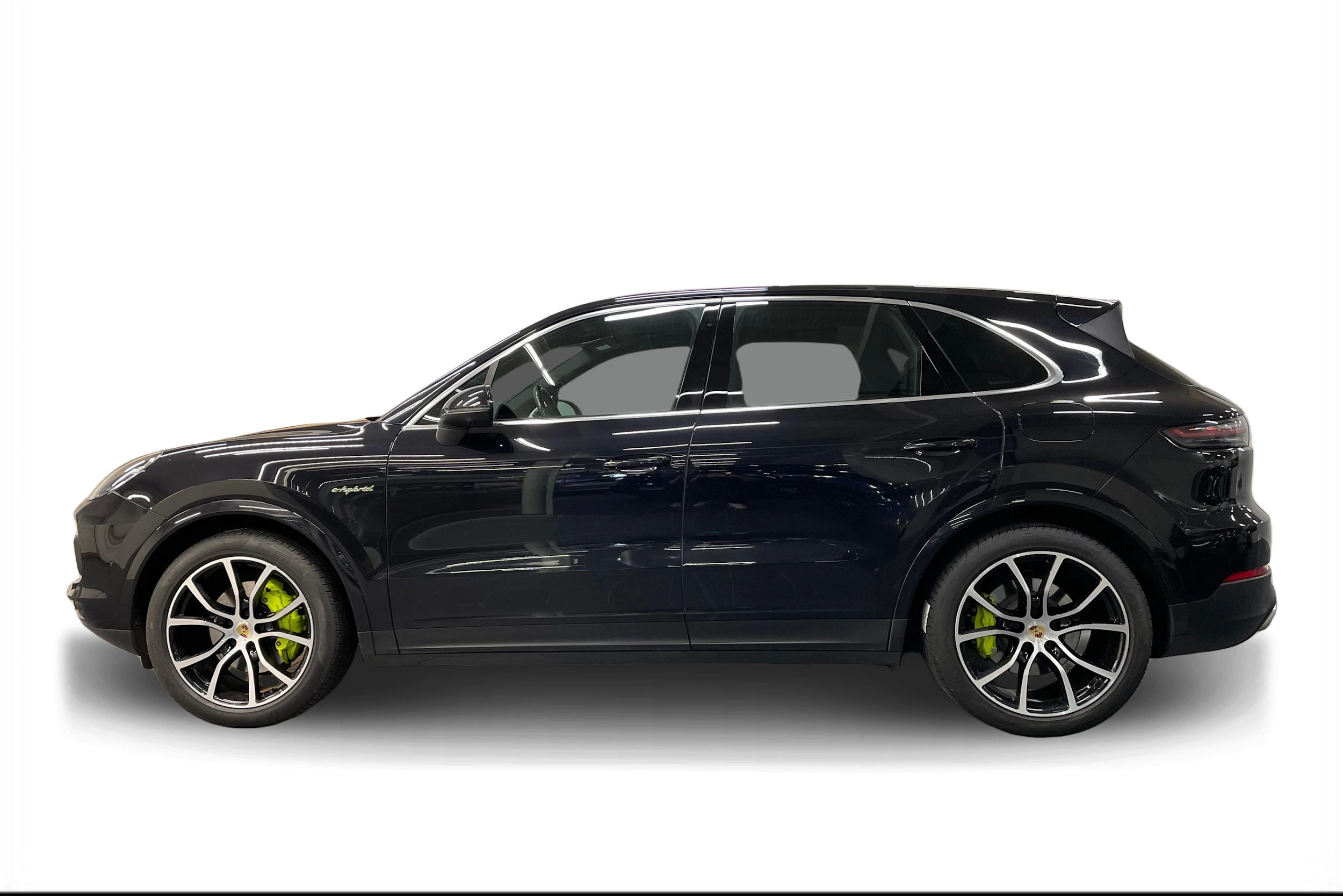 musta Porsche Cayenne 2021 kuva 6.