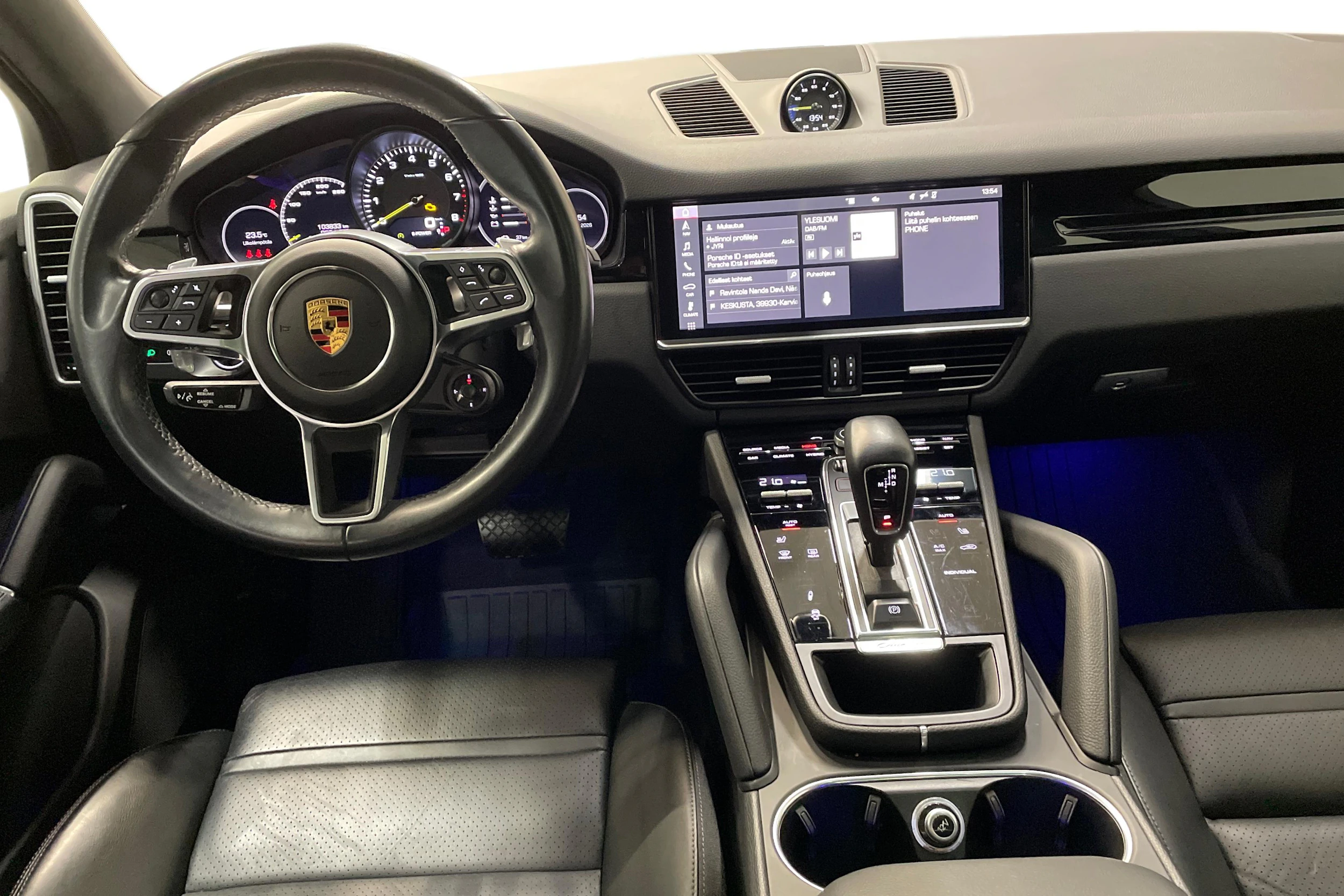 musta Porsche Cayenne 2021 kuva 8.