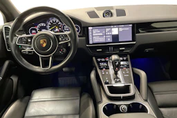 musta Porsche Cayenne 2021 kuva 8.