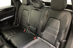 musta Porsche Cayenne 2021 kuva 9.
