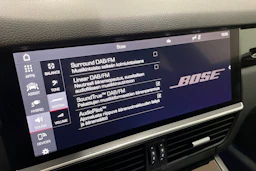 musta Porsche Cayenne 2021 kuva 12.