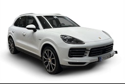 Valkoinen Porsche Cayenne 2021 kuva 1.