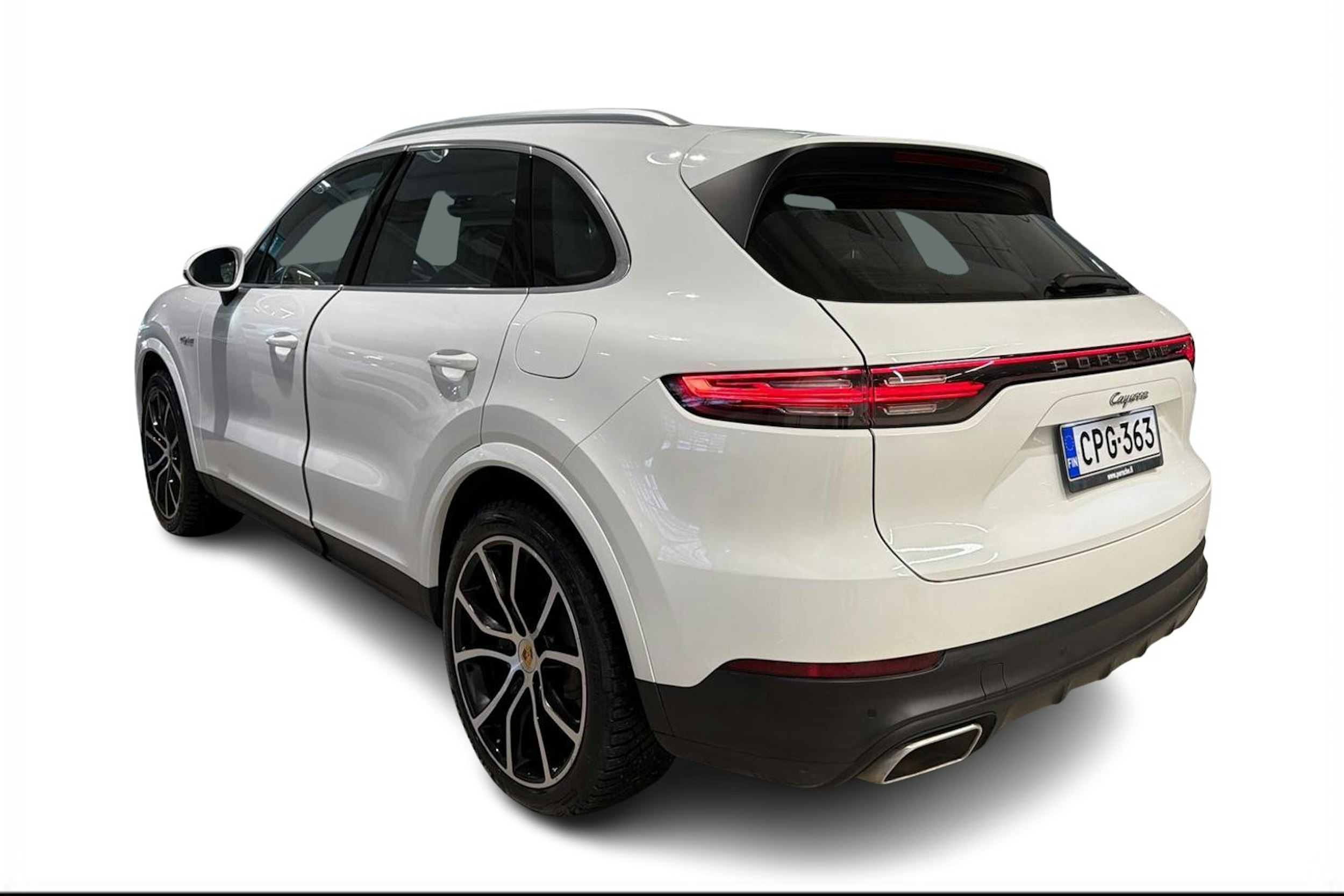 Valkoinen Porsche Cayenne 2021 kuva 2.