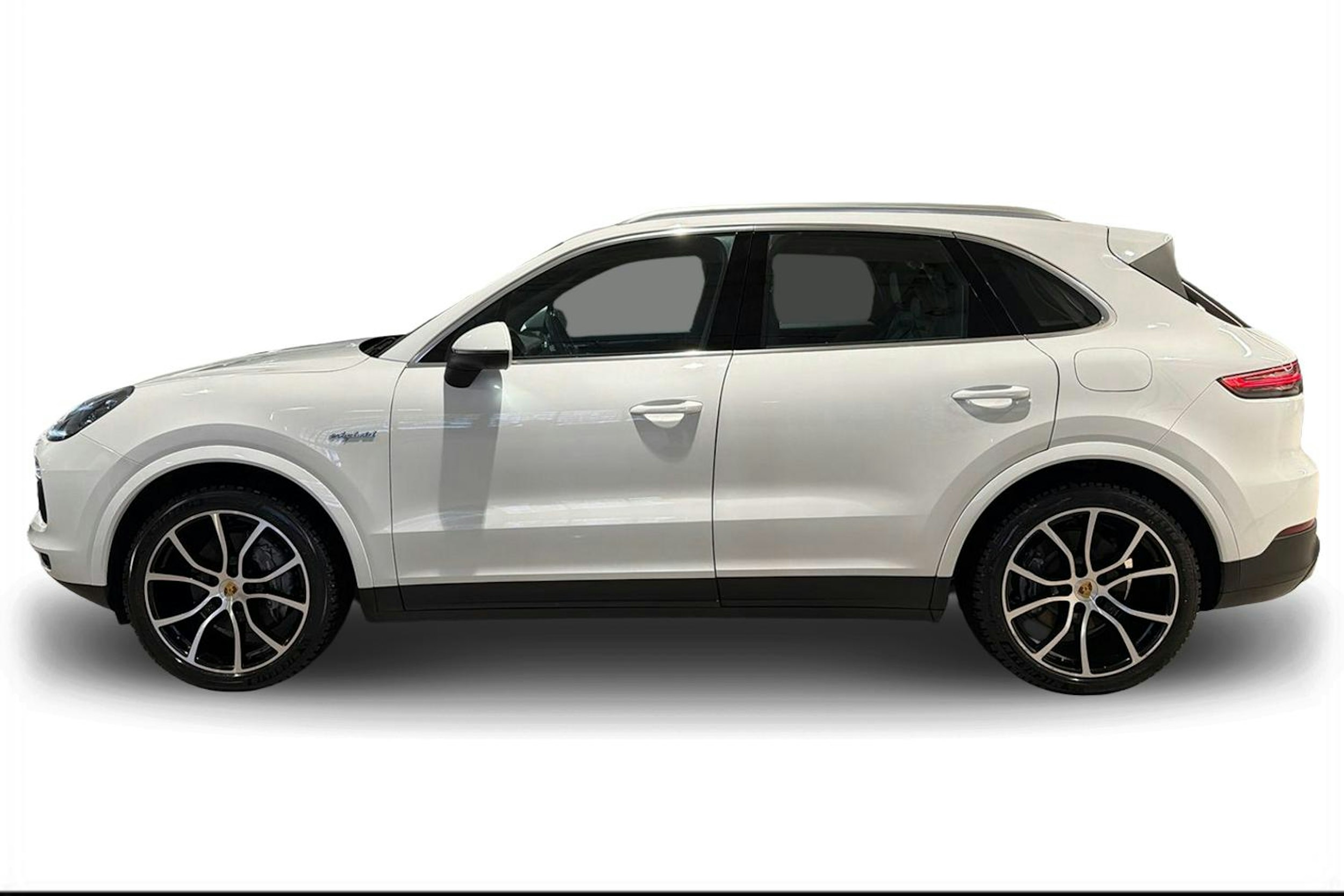 Valkoinen Porsche Cayenne 2021 kuva 5.