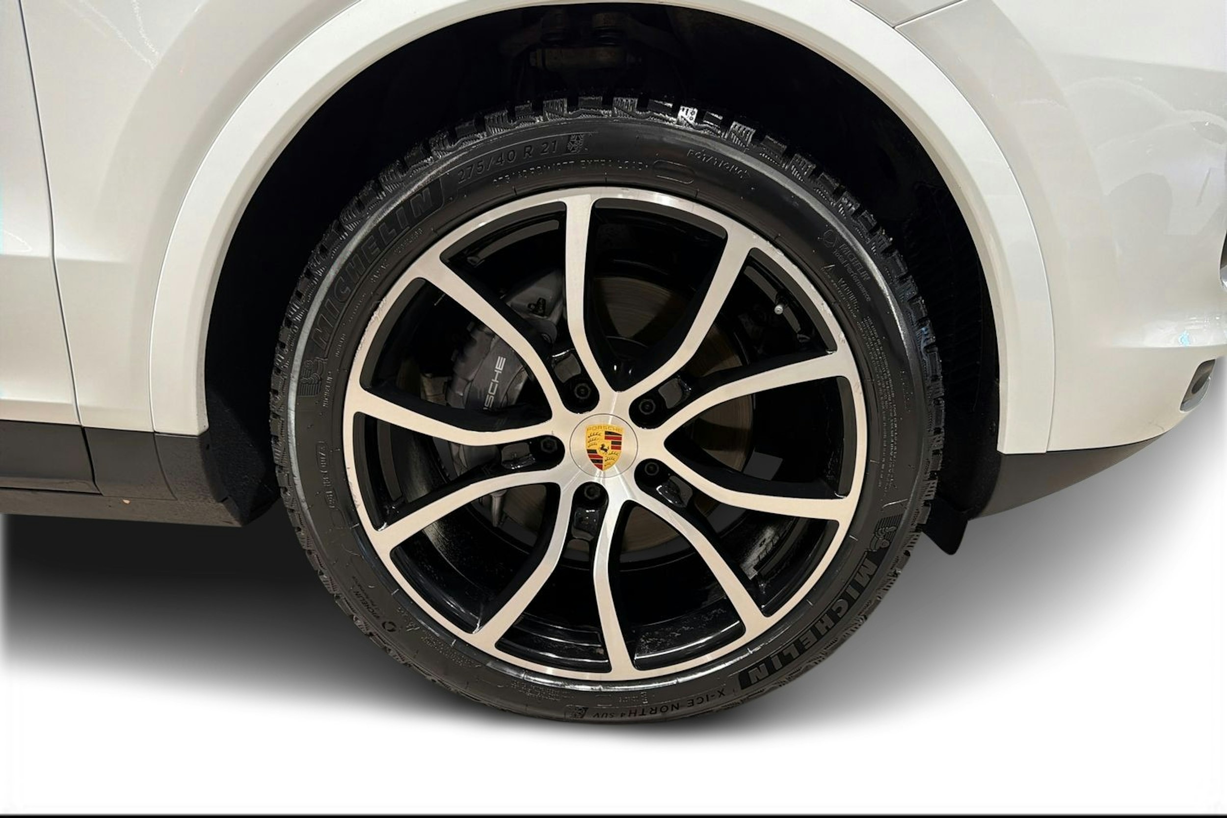 Valkoinen Porsche Cayenne 2021 kuva 9.