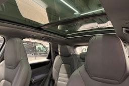 Valkoinen Porsche Cayenne 2021 kuva 14.