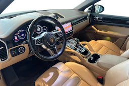 musta Porsche Cayenne 2021 kuva 6.