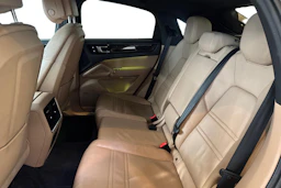 musta Porsche Cayenne 2021 kuva 8.