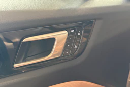 musta Porsche Cayenne 2021 kuva 10.