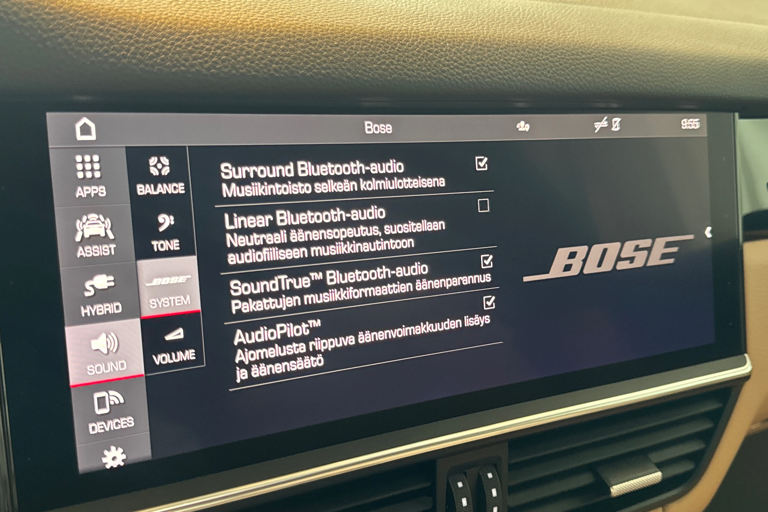 musta Porsche Cayenne 2021 kuva 15.