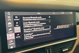 musta Porsche Cayenne 2021 kuva 15.