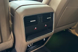 musta Porsche Cayenne 2021 kuva 18.