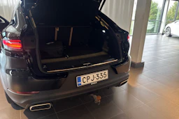 musta Porsche Cayenne 2021 kuva 20.