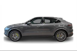 Harmaa Porsche Cayenne 2021 kuva 5.