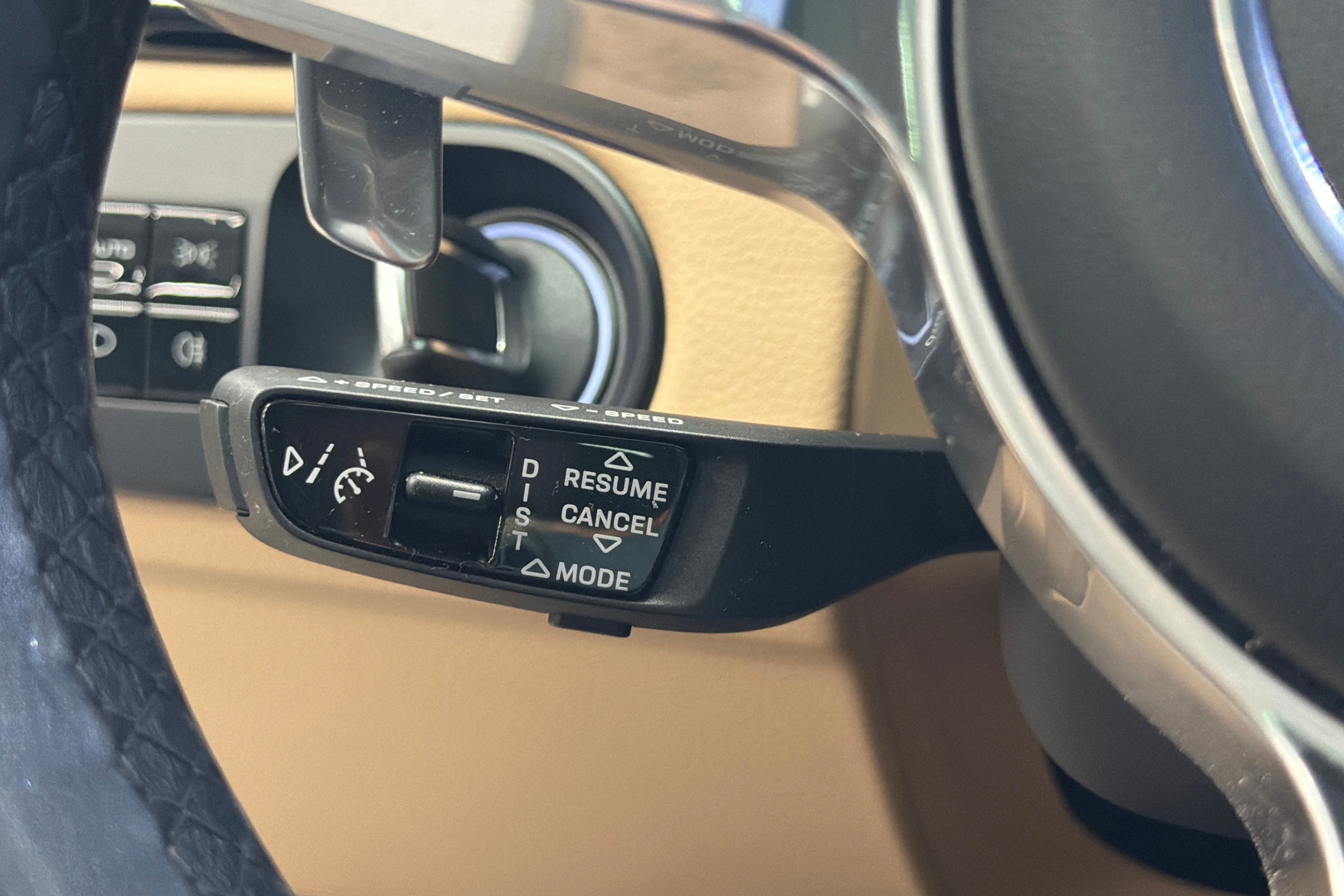 Harmaa Porsche Cayenne 2021 kuva 21.