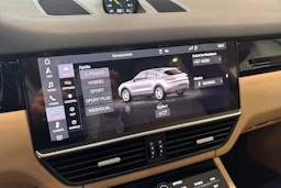 Harmaa Porsche Cayenne 2021 kuva 24.