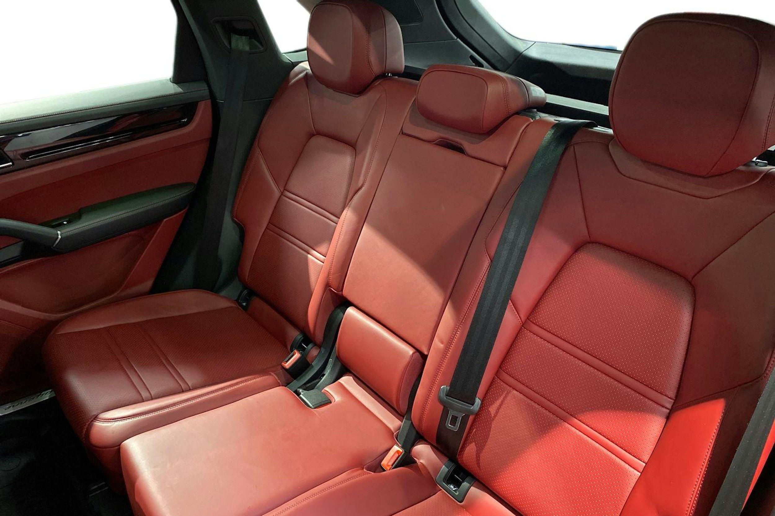 met. Oranssi Porsche Cayenne 2021 kuva 8.