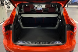 met. Oranssi Porsche Cayenne 2021 kuva 12.