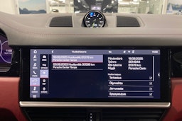 met. Oranssi Porsche Cayenne 2021 kuva 21.