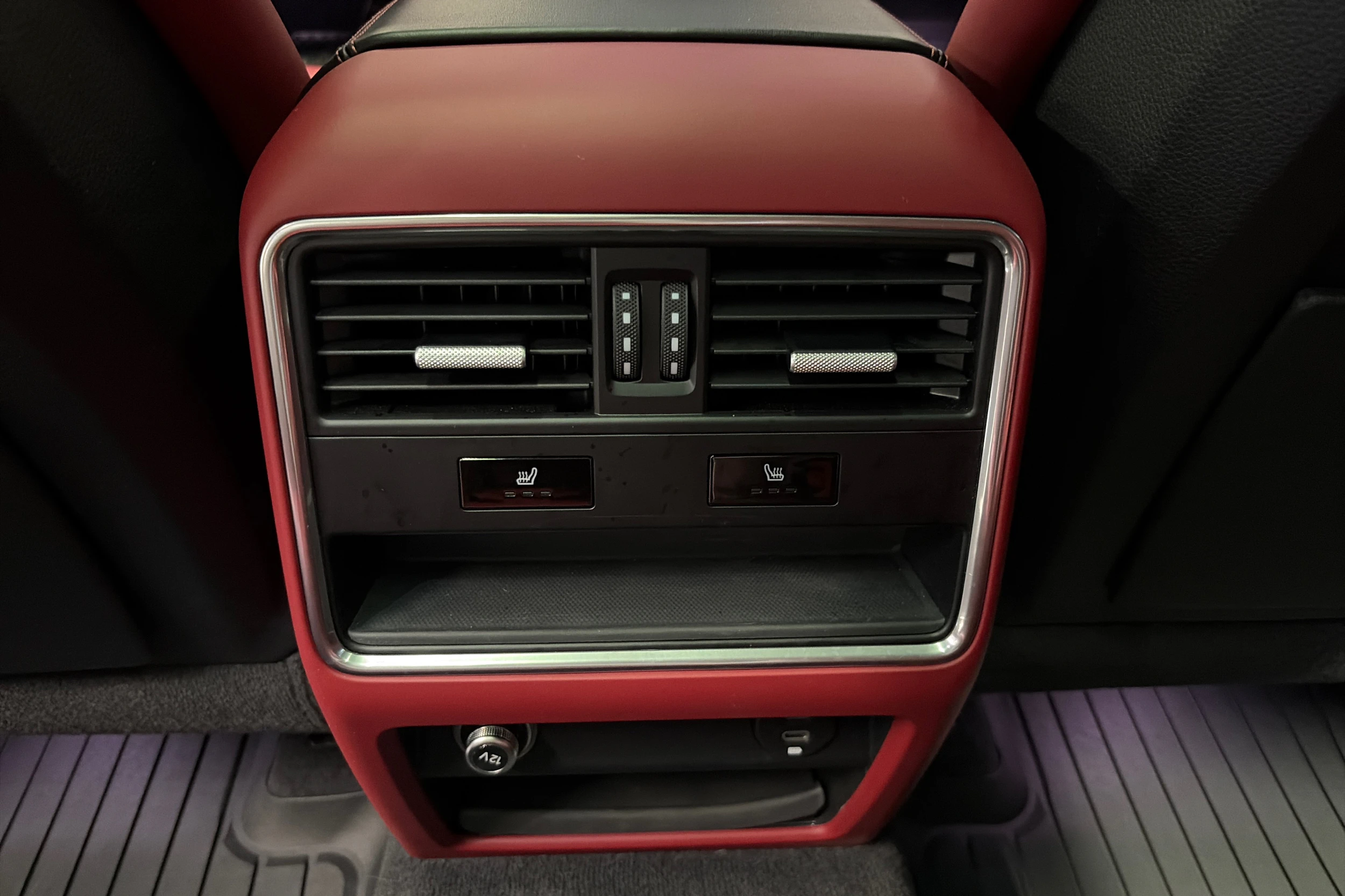 met. Oranssi Porsche Cayenne 2021 kuva 25.