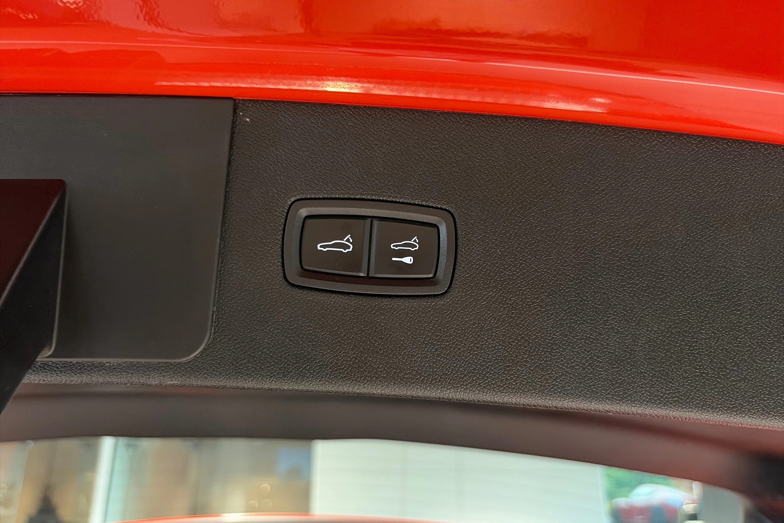 met. Oranssi Porsche Cayenne 2021 kuva 27.