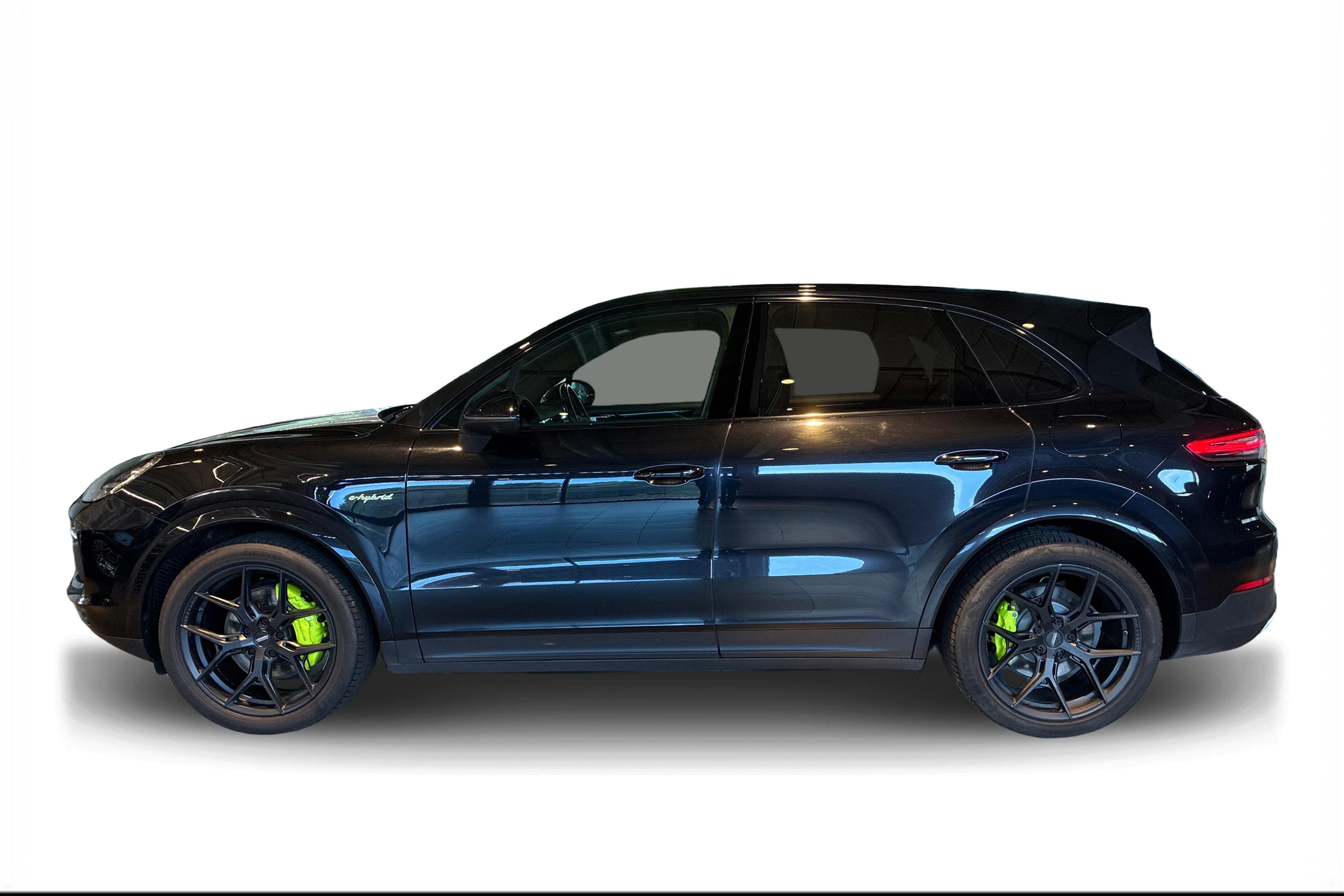 musta Porsche Cayenne 2021 kuva 5.