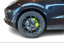 musta Porsche Cayenne 2021 kuva 9.