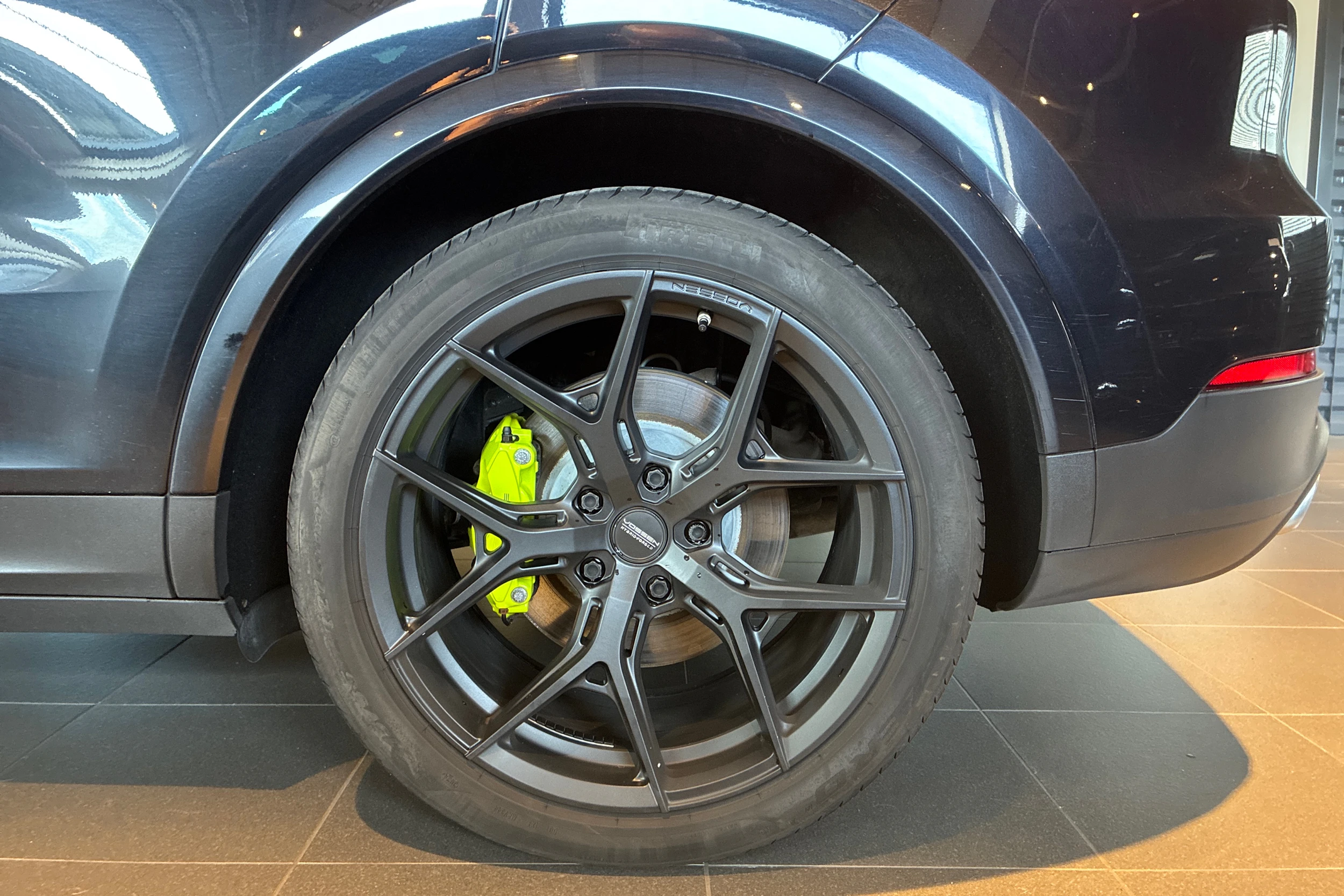 musta Porsche Cayenne 2021 kuva 10.