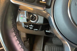 musta Porsche Cayenne 2021 kuva 15.