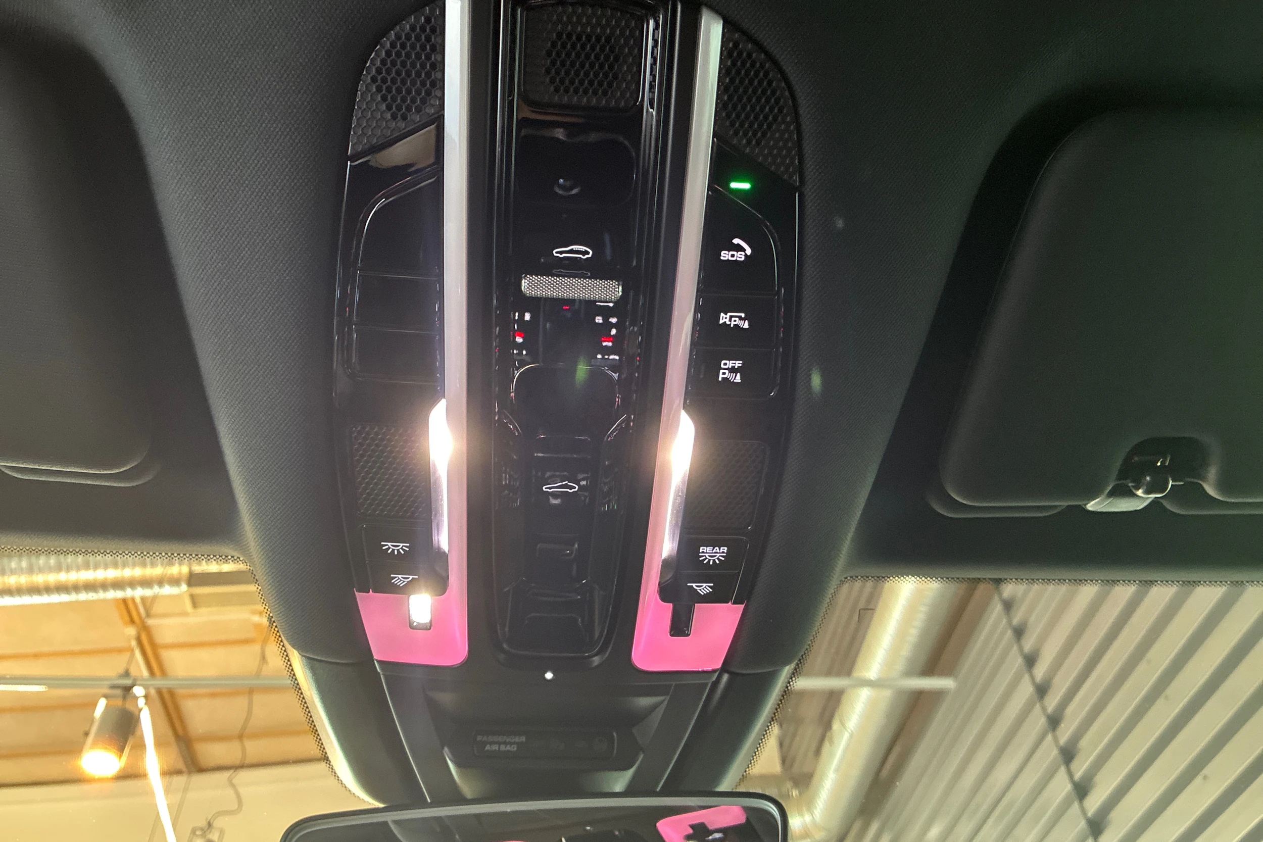 musta Porsche Cayenne 2021 kuva 19.