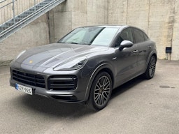 Harmaa Porsche Cayenne 2021 kuva 2.